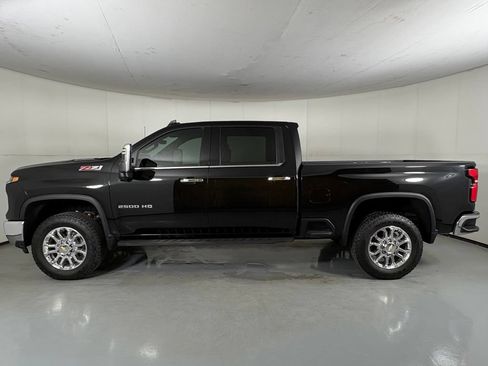 Used 2025 Chevrolet Silverado 2500 LTZ w/ LTZ Premium Package AWD/4WD image 6