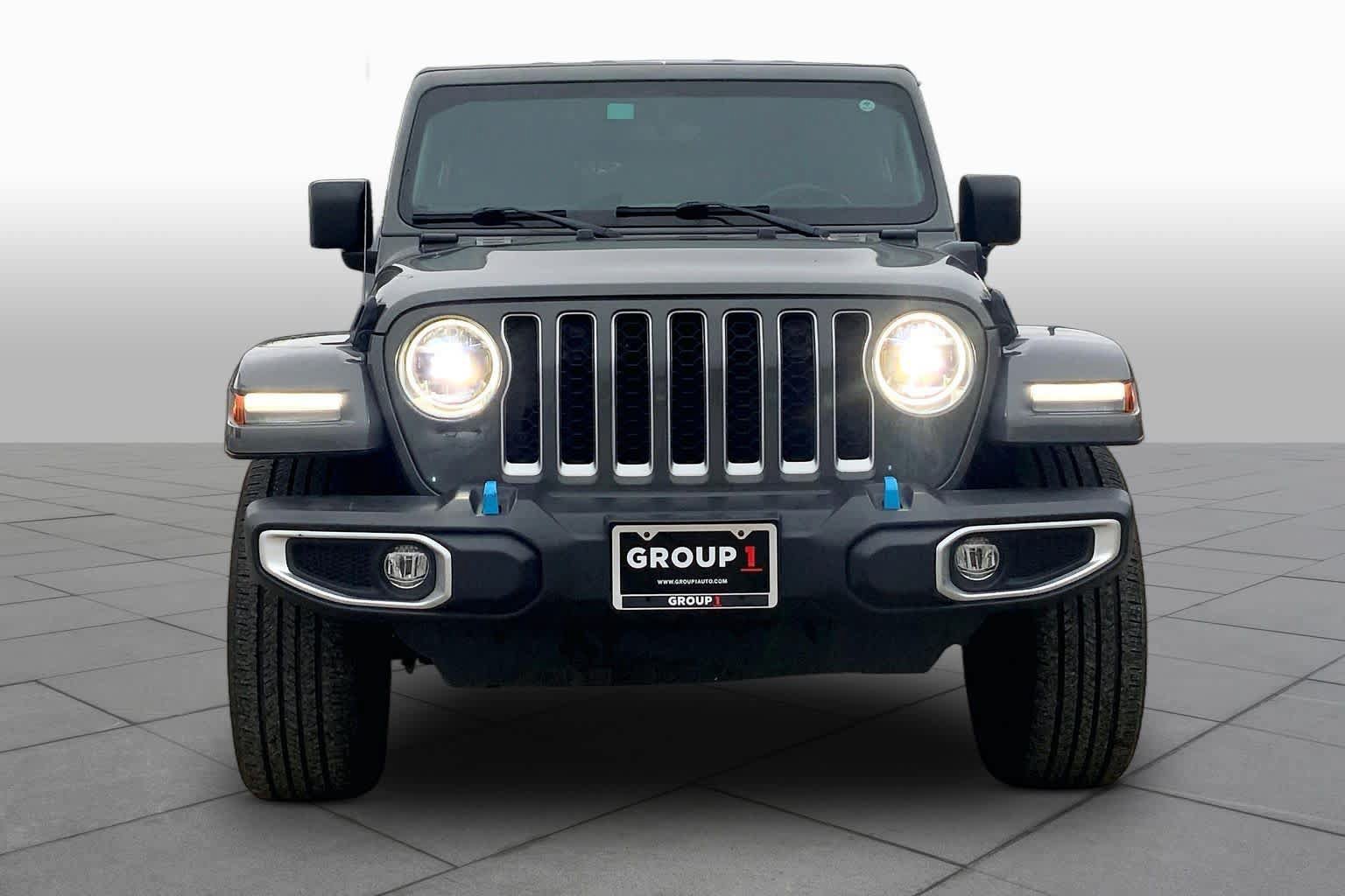 Used 2023 Jeep Wrangler Unlimited Sahara w/ Cold Weather Group AWD/4WD image 4