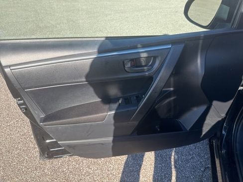 Used 2015 Toyota Corolla L image 13