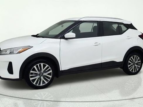 Used 2024 Nissan Kicks SV FWD image 8