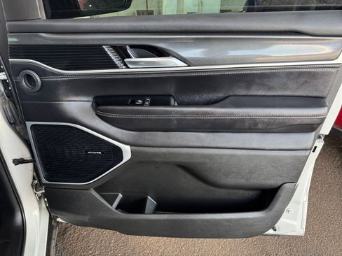 Used 2022 Jeep Wagoneer Series I AWD/4WD image 32