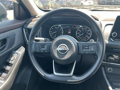 Used 2023 Nissan Rogue S FWD image 15