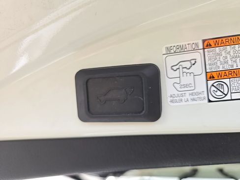 Used 2018 Toyota RAV4 Limited w/ Advanced Technology Package AWD/4WD image 36