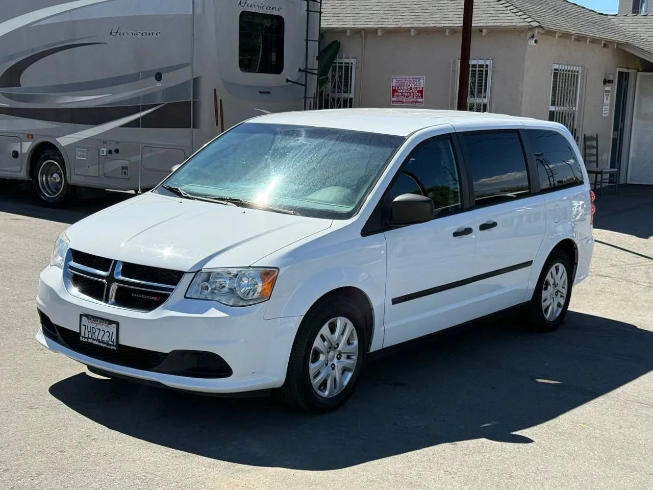 Used 2015 Dodge Grand Caravan American Value Package w/ UConnect Hands-Free Group FWD image 9