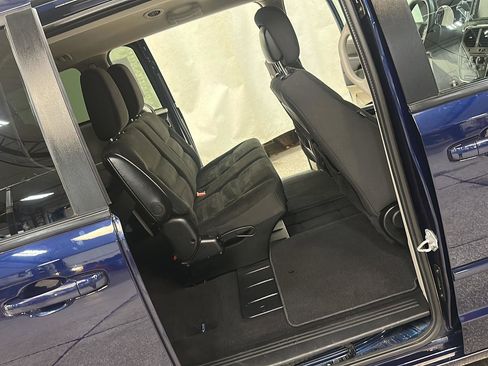 Used 2017 Dodge Grand Caravan SE w/ Power Window Group FWD image 29