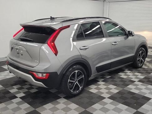 Certified 2024 Kia Niro EX FWD image 6