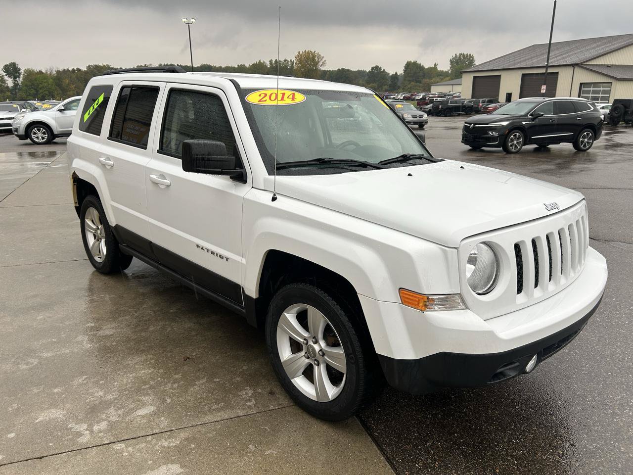 Used 2014 Jeep Patriot Latitude AWD/4WD image 3