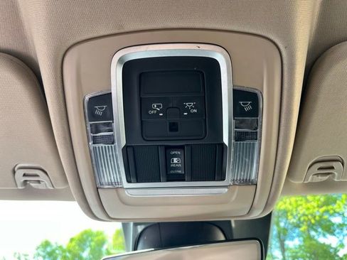 Used 2021 RAM 1500 Laramie AWD/4WD image 31