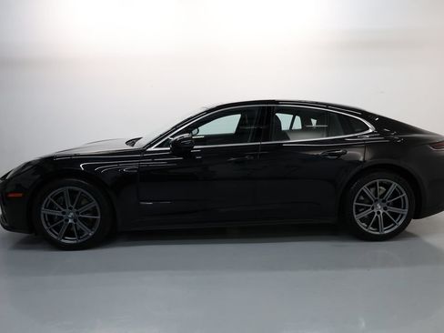 Used 2025 Porsche Panamera image 53