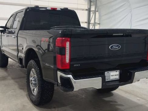 Used 2023 Ford F250 Lariat w/ Lariat Ultimate Package AWD/4WD image 3