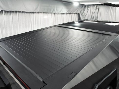 Used 2025 Tesla Cybertruck AWD Crew Cab image 92