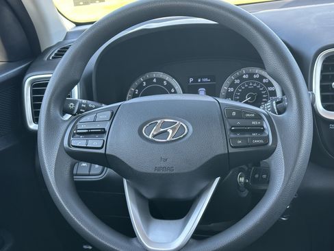 Used 2022 Hyundai Venue SE w/ Cargo Package FWD image 21