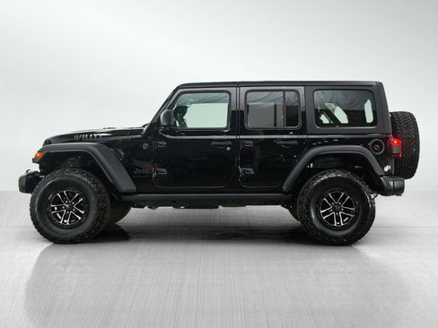 Used 2024 Jeep Wrangler Willys image 2