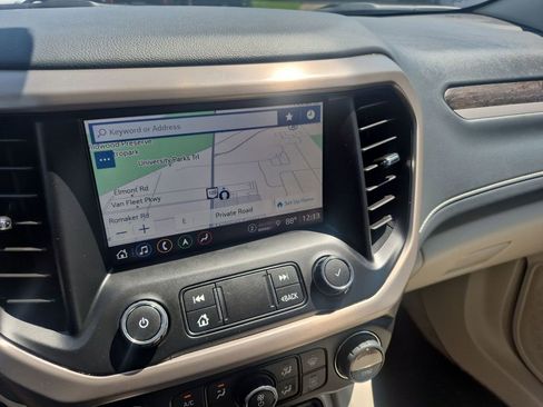 Used 2023 GMC Acadia Denali w/ Denali Ultimate Package AWD/4WD image 18