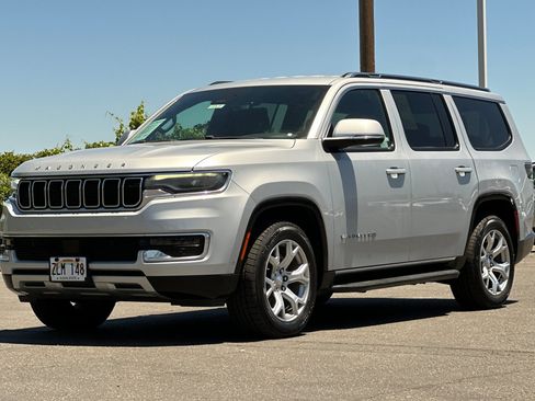 Certified 2022 Jeep Wagoneer Series II AWD/4WD image 8