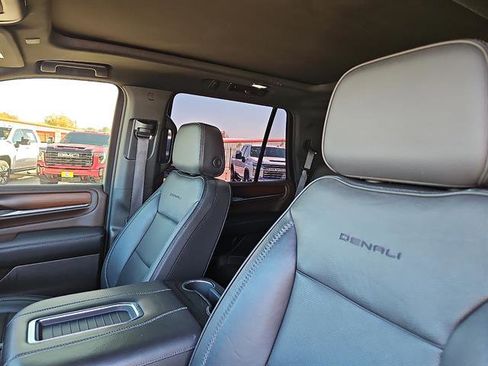 Used 2022 GMC Yukon Denali image 12