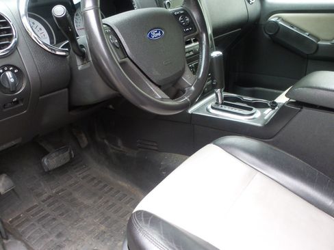 Used 2008 Ford Explorer Sport Trac Limited image 3