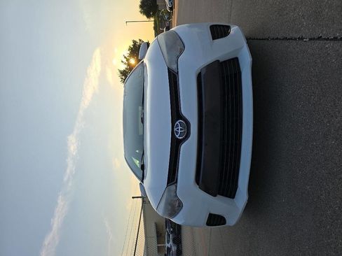 Used 2016 Toyota Corolla LE image 17