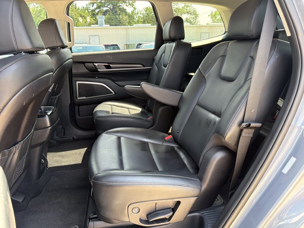 Used 2025 Kia Telluride S FWD image 26