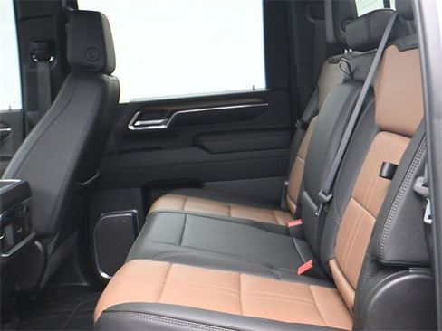 Used 2024 Chevrolet Silverado 2500 High Country w/ High Country Premium Package image 23