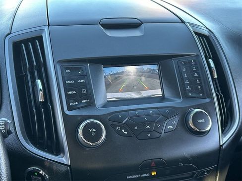 Used 2016 Ford Edge SE image 23