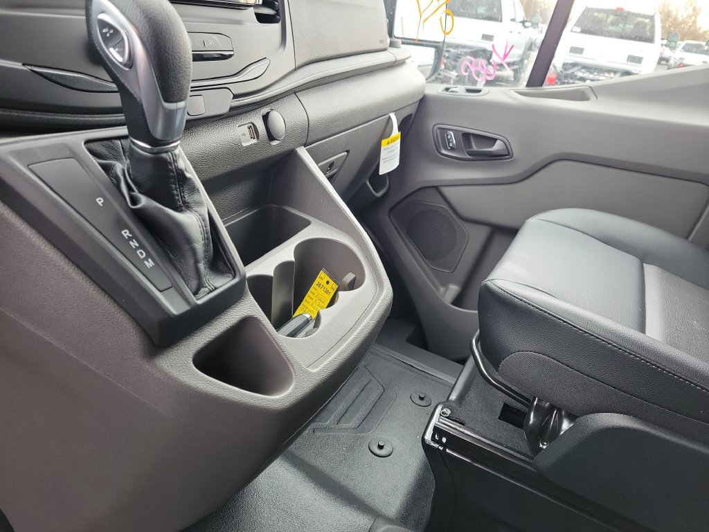 New 2026 Ford Transit 250 148 Medium Roof RWD image 31