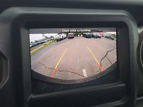 Used 2018 Jeep Wrangler Unlimited Sport S AWD/4WD image 22