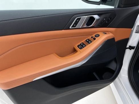 Used 2022 BMW X5 xDrive40i w/ M Sport Package image 24