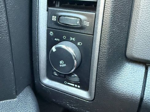 Used 2017 RAM 1500 Express AWD/4WD image 26