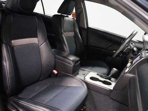 Used 2014 Toyota Camry SE FWD image 23