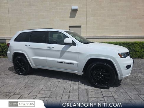 Used 2019 Jeep Grand Cherokee Altitude AWD/4WD image 1