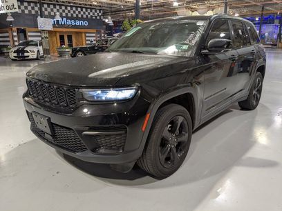 Used 2023 Jeep Grand Cherokee Altitude