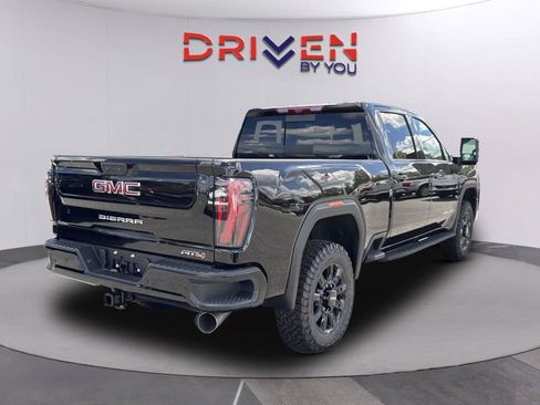 New 2026 GMC Sierra 2500 AT4 w/ AT4 Premium Plus Package AWD/4WD image 4