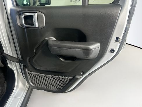 Used 2024 Jeep Wrangler Unlimited AWD/4WD image 30