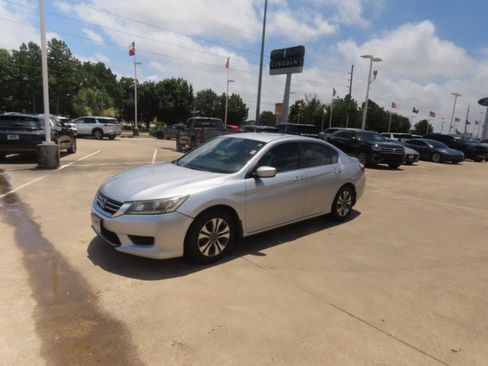 Used 2013 Honda Accord LX image 2