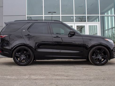 Used 2024 Land Rover Discovery Dynamic SE image 4