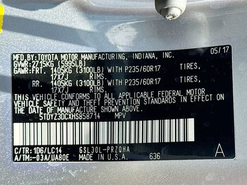Used 2017 Toyota Sienna XLE Premium FWD image 44