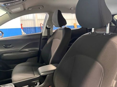 Used 2025 Hyundai Kona SEL image 23