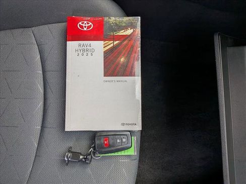 Certified 2025 Toyota RAV4 XLE image 22