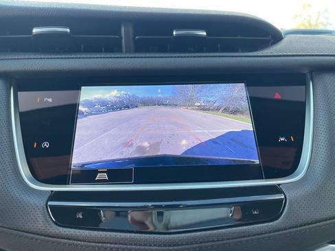 New 2025 Cadillac XT6 Luxury image 25