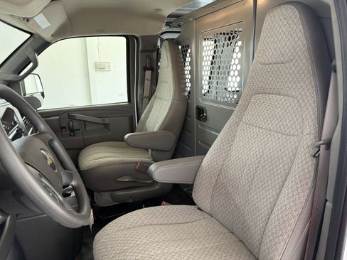 New 2025 Chevrolet Express 3500 w/ Driver Convenience Package image 13