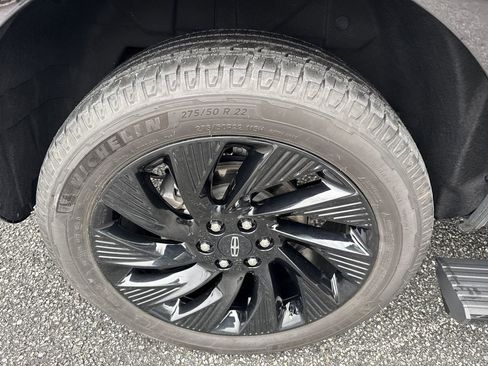 Used 2025 Lincoln Navigator L Reserve w/ Jet Appearance Package image 17