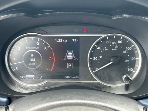 Used 2025 Nissan Versa SV FWD image 33
