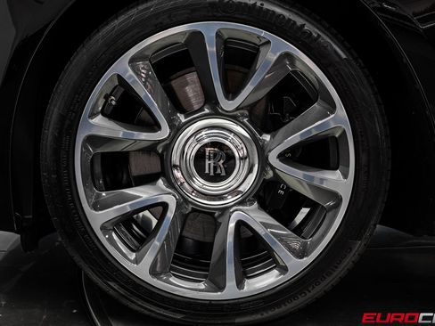 Used 2019 Rolls-Royce Wraith RWD image 20