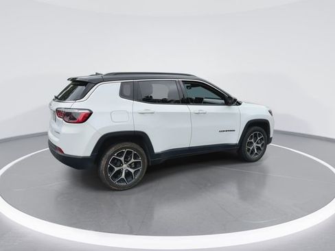 Used 2024 Jeep Compass Limited AWD/4WD image 9