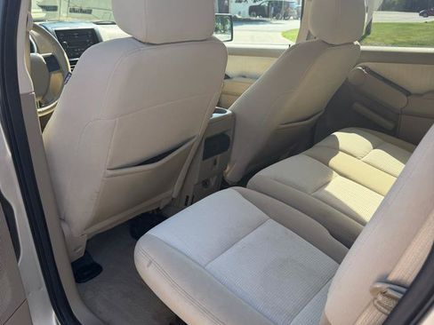 Used 2007 Ford Explorer XLT AWD/4WD image 10