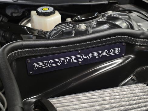 Used 2018 Chevrolet Camaro SS RWD image 4
