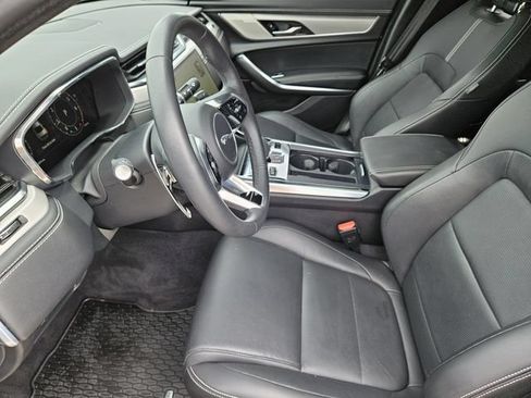 Used 2024 Jaguar XF R-Dynamic SE AWD/4WD image 13