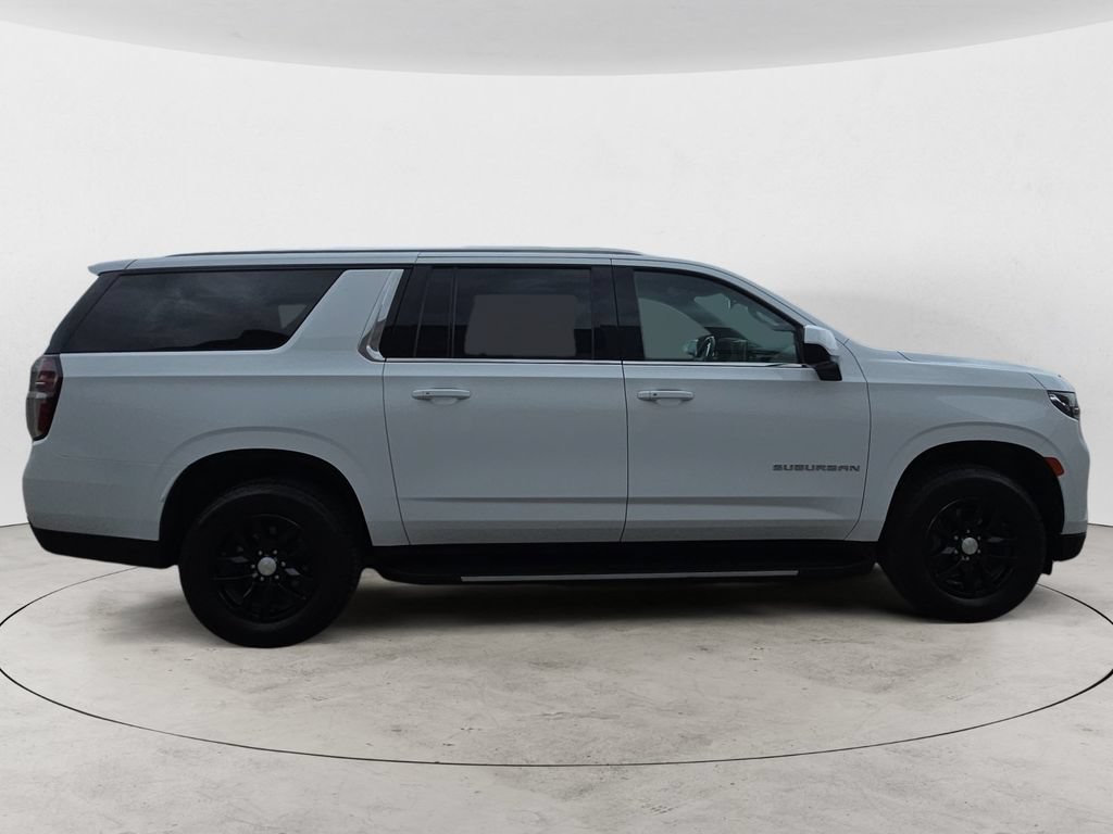 Certified 2024 Chevrolet Suburban LT AWD/4WD image 4