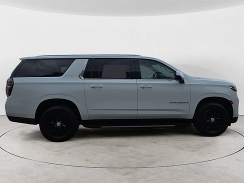 Used 2024 Chevrolet Suburban LT AWD/4WD image 4